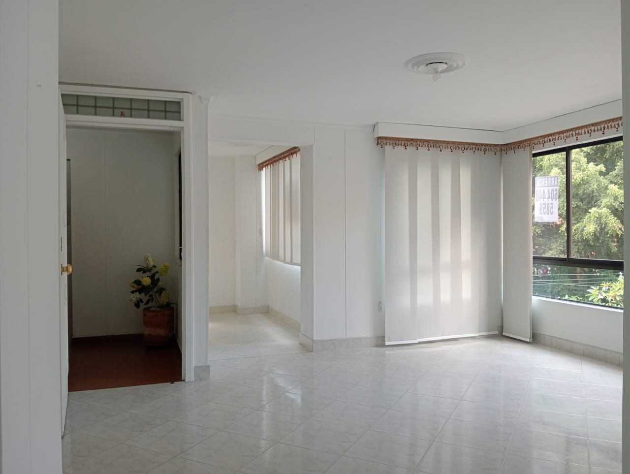 Apartamento en arriendo Antioquia Medellín Laureles 146 m2 Habitaciones 4 Baños 4 Garajes 2 Precio $4200000
