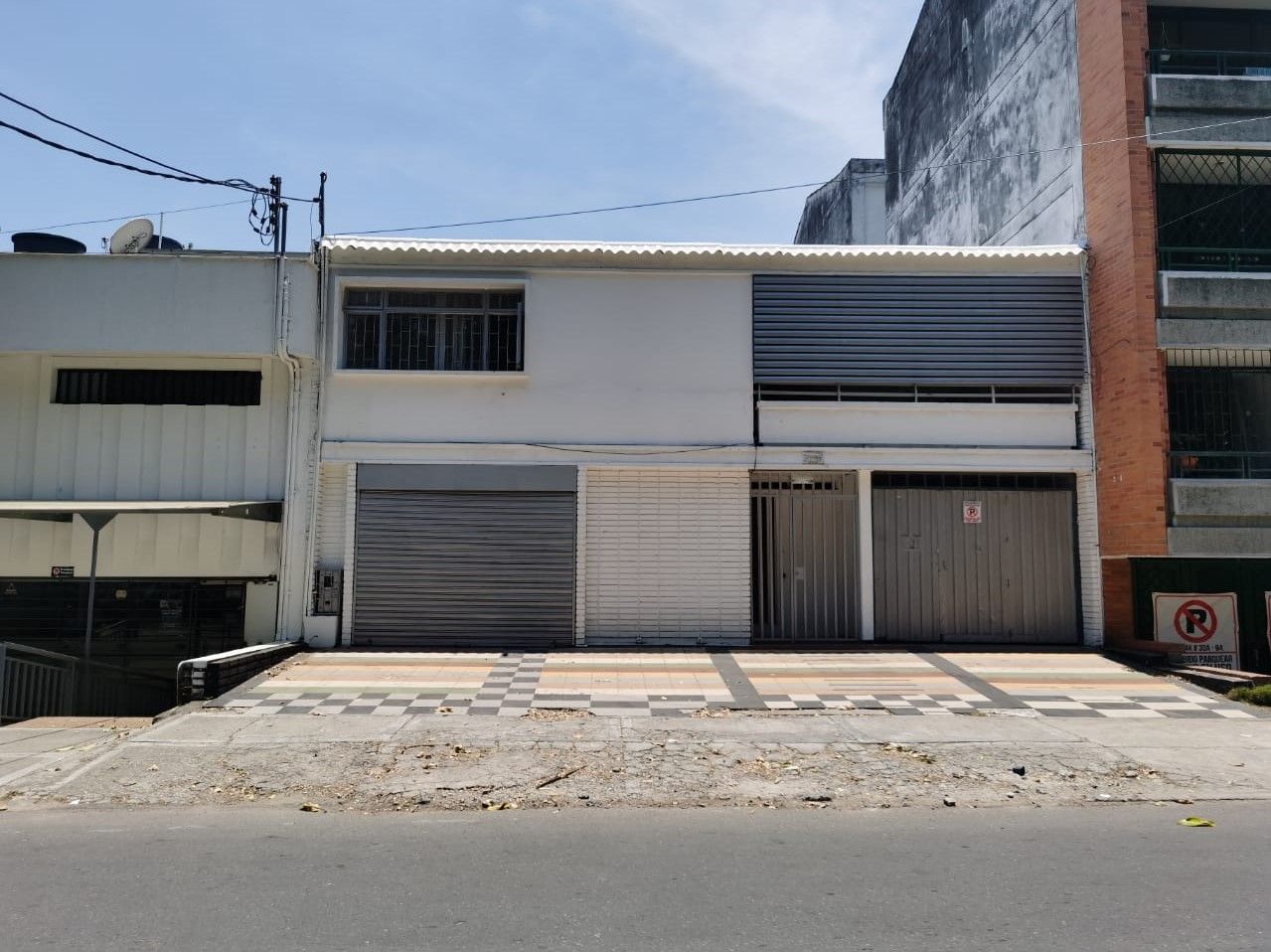 Casa en arriendo o venta Tolima Ibagué Cadiz 300 m2 Habitaciones 5 Baños 4 Garajes 3 Precio venta $1000000000 Precio arriendo $7500000