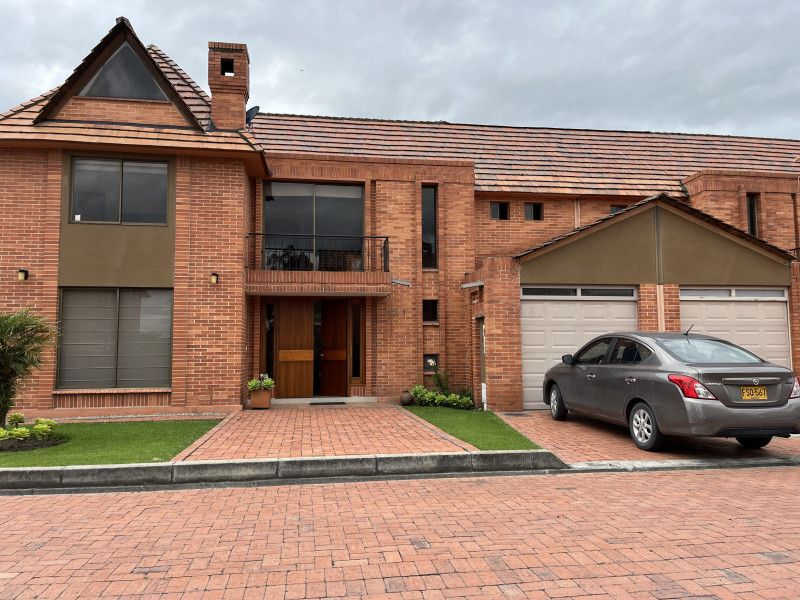 Casa en venta Cundinamarca Cajicá Vda Canelon 260 m2 Habitaciones 3 Baños 4 Garajes 4 Precio $1350000000