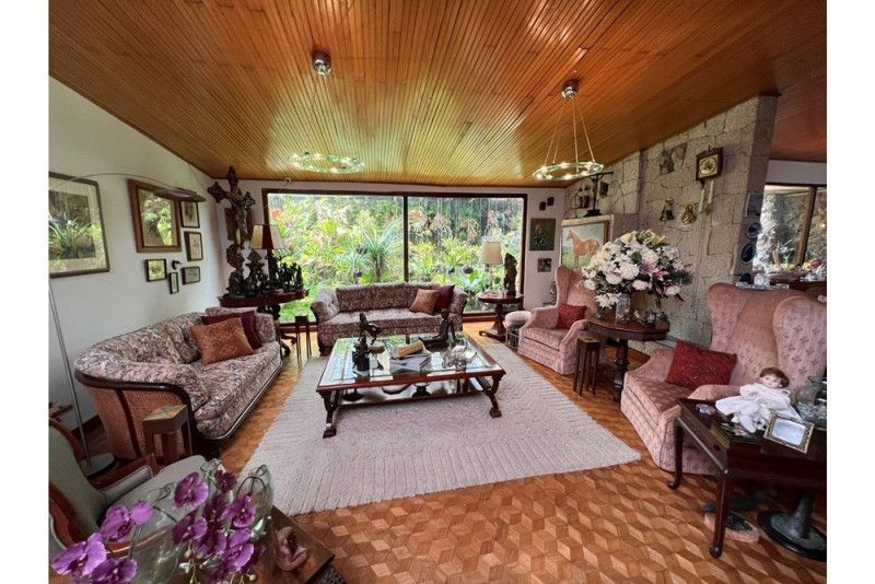 Casa en venta Cundinamarca Bogotá Santa Barbara Alta 441 m2 Habitaciones 4 Baños 3 Garajes 2 Precio $3500000000