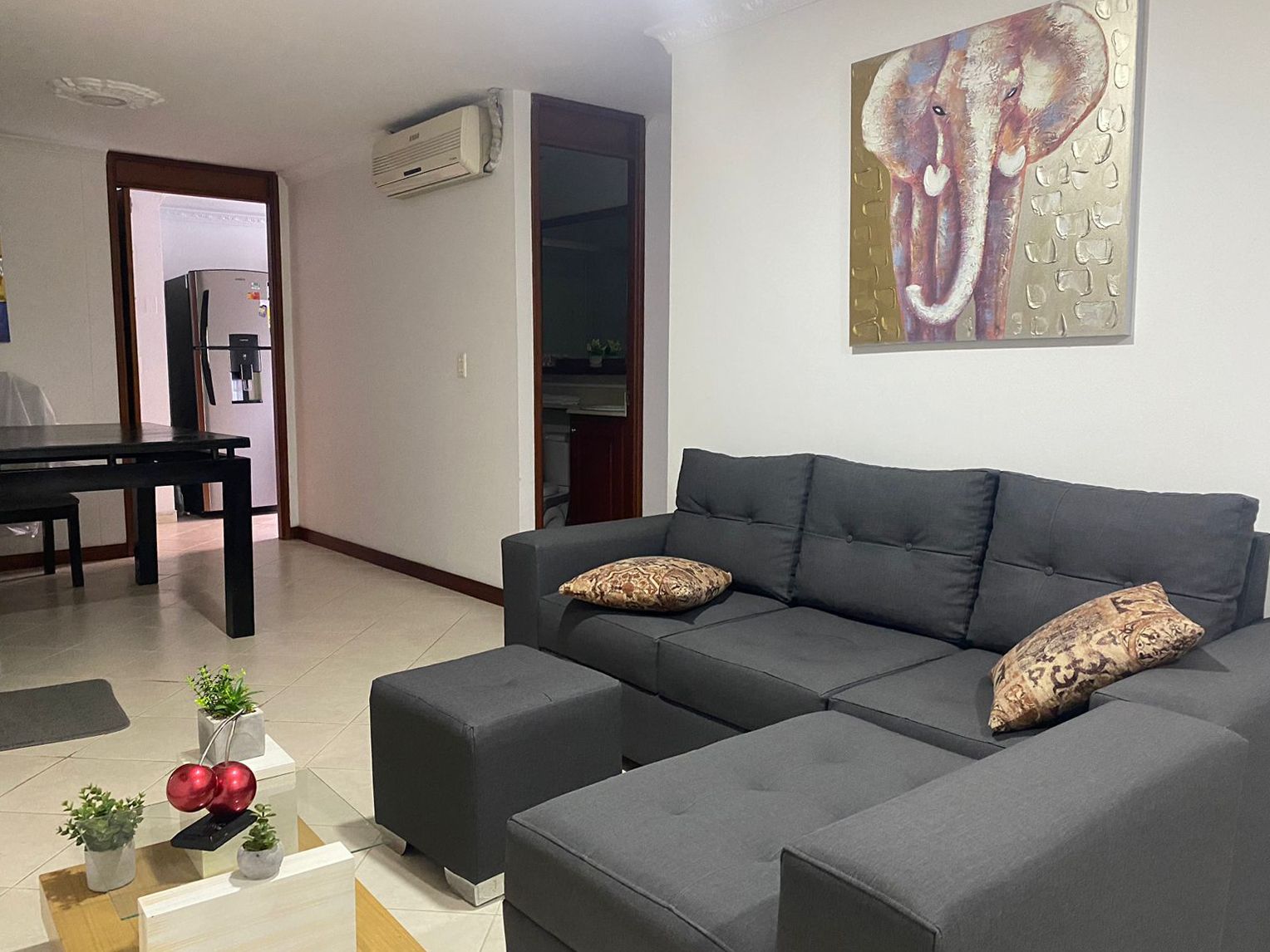 Apartamento en arriendo Antioquia Medellín La Aguacatala 73 m2 Habitaciones 3 Baños 2 Garajes 2 Precio $4100000
