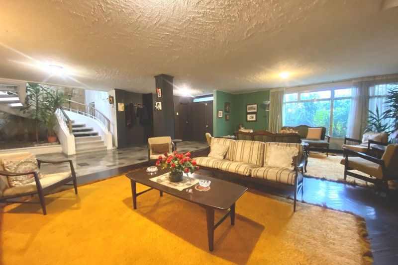 Casa en venta Cundinamarca Bogotá Sears 426 m2 Habitaciones 5 Baños 4 Garajes 4 Precio $1998000000