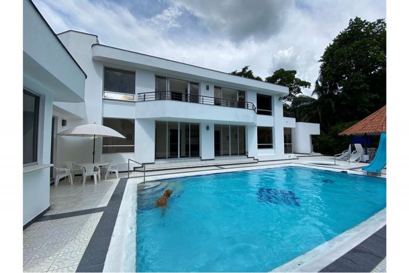 Casa en venta Tolima Melgar Br La Herradura Et Ii 385 m2 Habitaciones 5 Baños 6 Garajes 0 Precio $1110000000