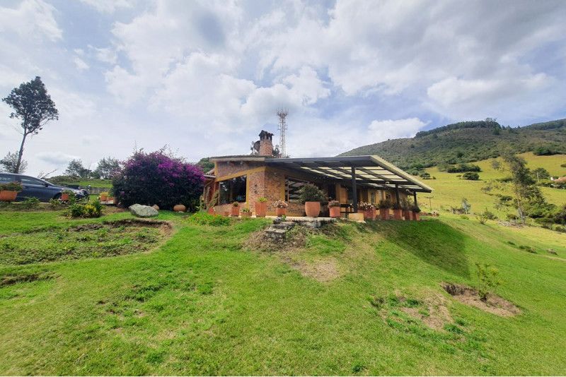 Finca en venta Cundinamarca Gachancipá Gachancipá 350 m2 Habitaciones 4 Baños 4 Garajes 3 Precio $1300000000