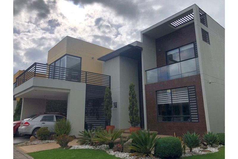 Casa en venta Cundinamarca Cota Cota 310 m2 Habitaciones 4 Baños 5 Garajes 4 Precio $1850000000