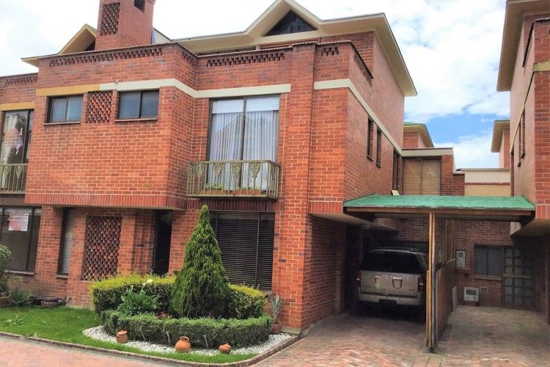 Casa en venta Cundinamarca Chía Cr Santa Clara 169 m2 Habitaciones 3 Baños 4 Garajes 2 Precio $650000000