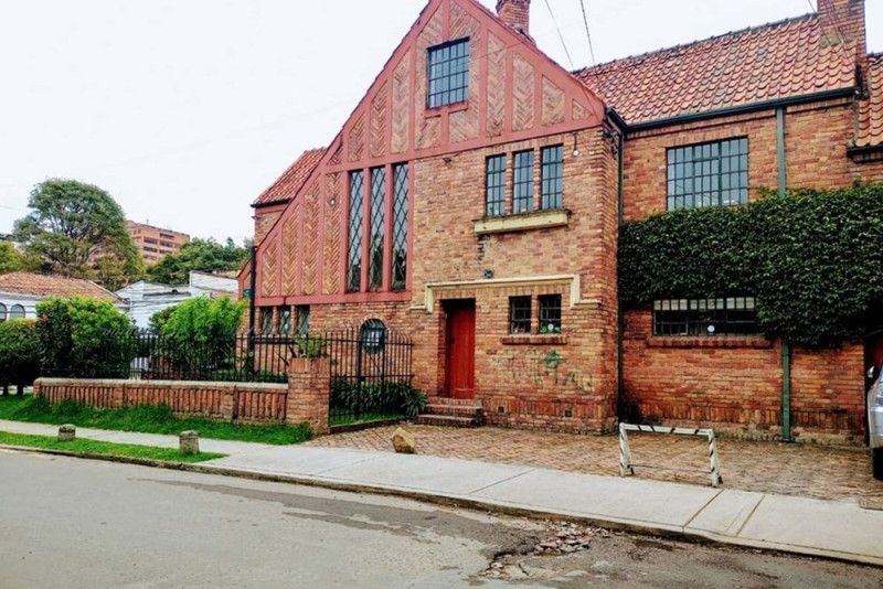 Casa en venta Cundinamarca Bogotá Quinta Camacho 405 m2 Habitaciones 7 Baños 3 Garajes 6 Precio $2300000000