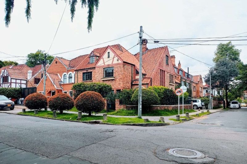 Casa en venta Cundinamarca Bogotá Quinta Camacho 405 m2 Habitaciones 7 Baños 3 Garajes 6 Precio $2300000000