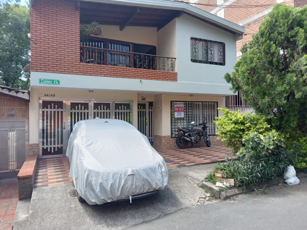 Casa en arriendo Antioquia Envigado El Dorado 200 m2 Habitaciones 3 Baños 2 Garajes 1 Precio $4500000