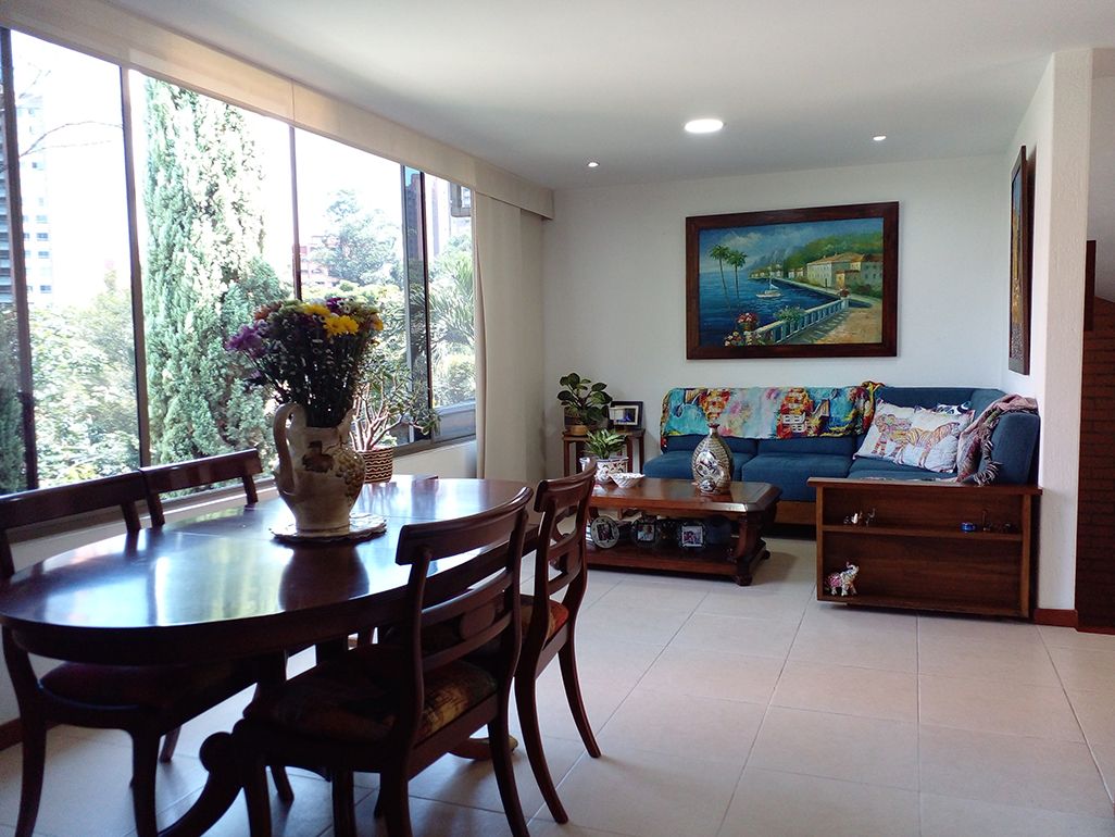 Casa en venta Antioquia Envigado El Esmeraldal 200 m2 Habitaciones 3 Baños 6 Garajes 5 Precio $1180000000