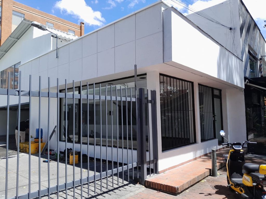 Local en arriendo Cundinamarca Bogotá San Patricio 237 m2 Habitaciones 0 Baños 1 Garajes 6 Precio $21000000