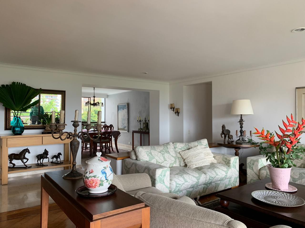 Apartamento en venta Antioquia Medellín Alejandria 193 m2 Habitaciones 3 Baños 4 Garajes 3 Precio $1180000000