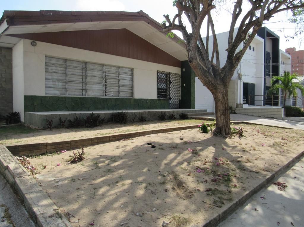 Casa en venta Atlántico Barranquilla Granadillo 351 m2 Habitaciones 4 Baños 6 Garajes 1 Precio $1100000000