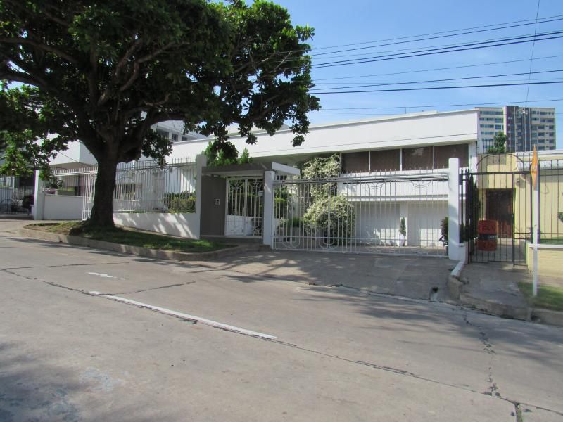 Casa en venta Atlántico Barranquilla Riomar 862 m2 Habitaciones 5 Baños 8 Garajes 7 Precio $1700000000