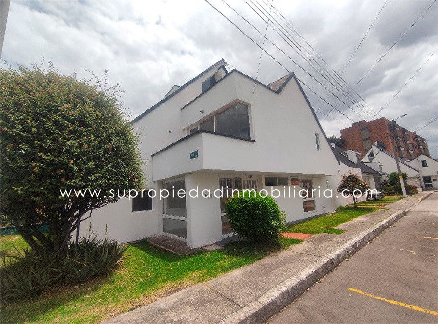 Casa en venta Cundinamarca Bogotá Los Andes Norte 364 m2 Habitaciones 4 Baños 4 Garajes 4 Precio $1300000000