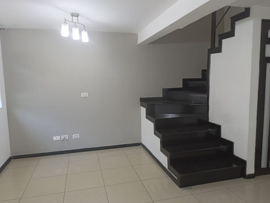 Casa en arriendo Antioquia Medellín Loma De Los Bernal 92 m2 Habitaciones 3 Baños 4 Garajes 1 Precio $2800000