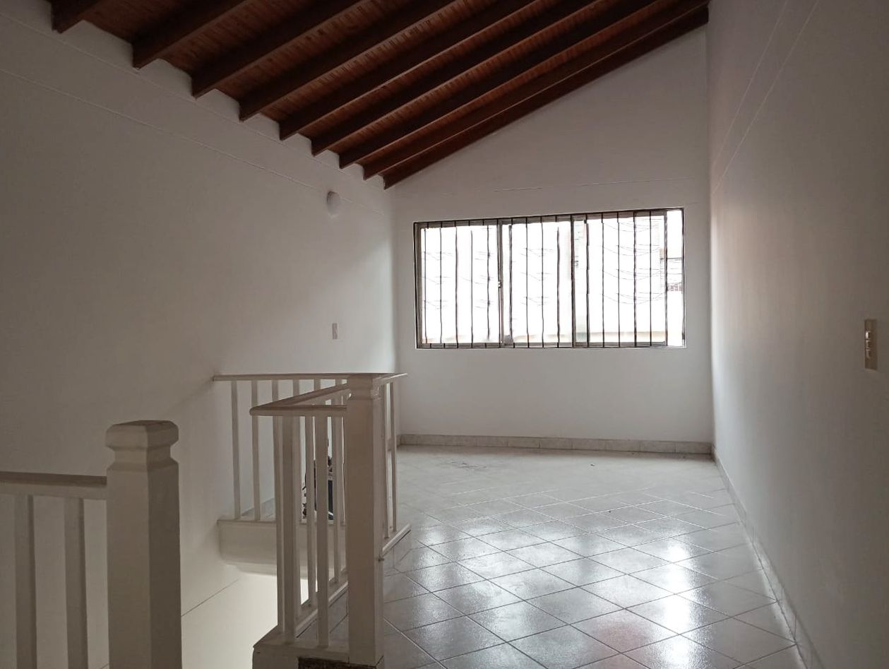 Oficina en arriendo Antioquia Medellín San Joaquin 110 m2 Habitaciones 0 Baños 4 Garajes 1 Precio $3500000