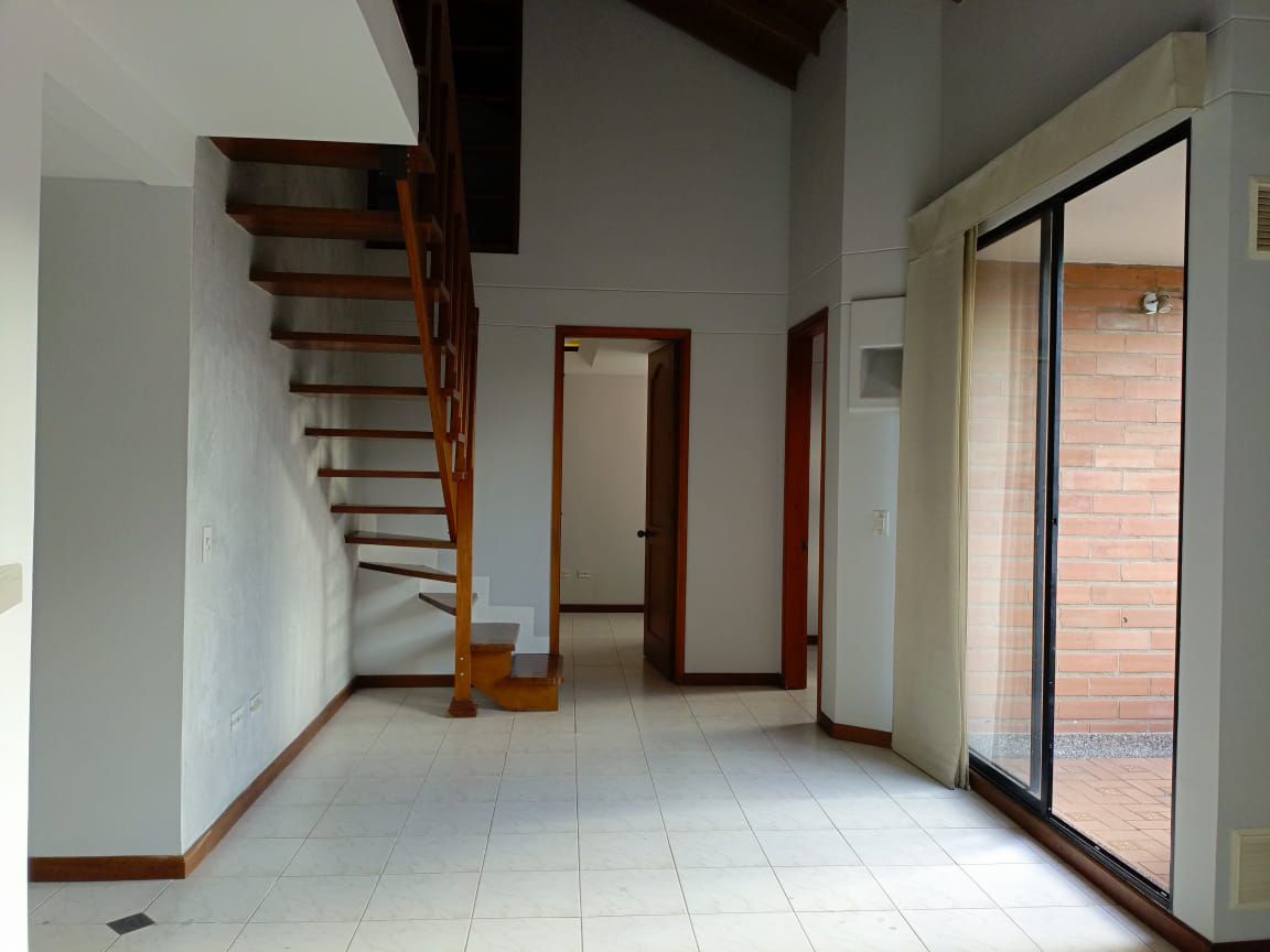 Apartamento en arriendo Antioquia Medellín Fatima 93 m2 Habitaciones 3 Baños 2 Garajes 2 Precio $3500000