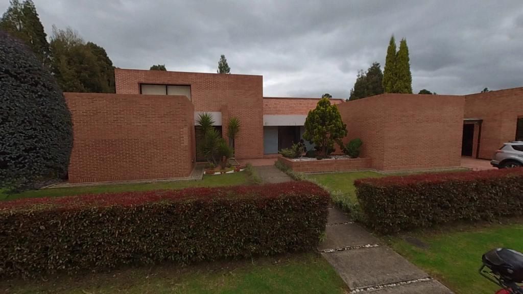 Casa en venta Cundinamarca Bogotá Casa Blanca 360 m2 Habitaciones 4 Baños 6 Garajes 4 Precio $1850000000