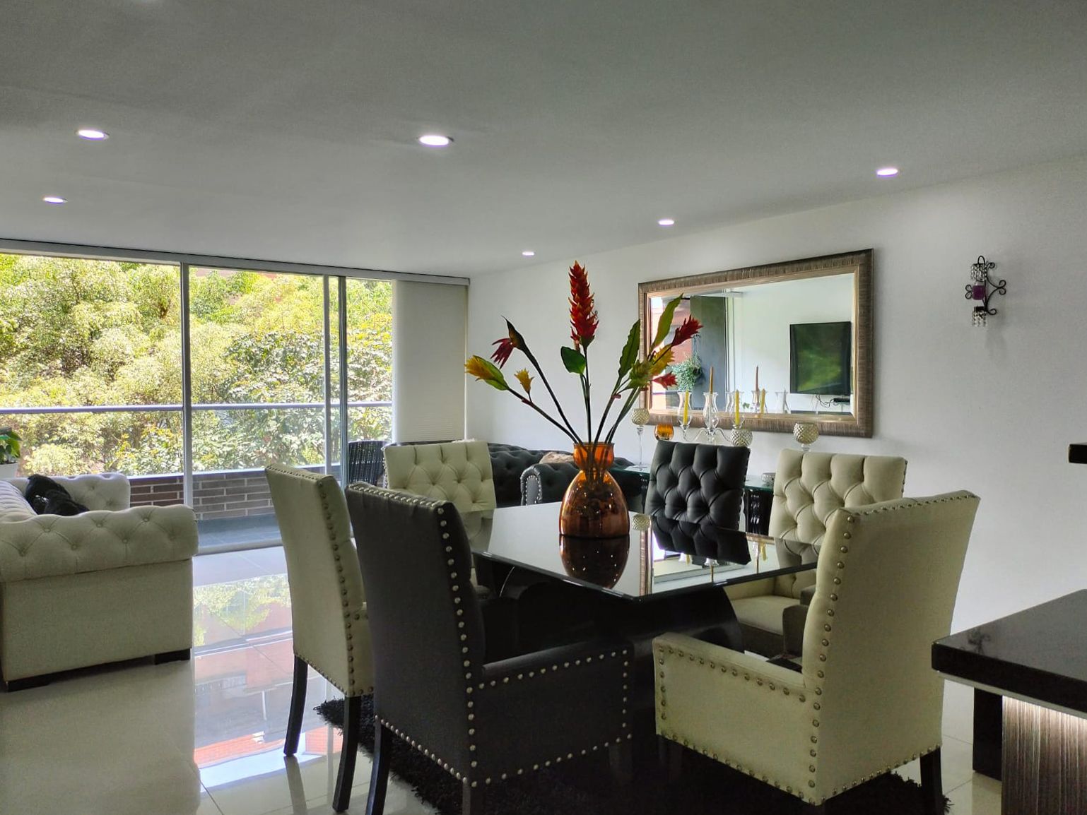 Apartamento en arriendo Antioquia Envigado Bosques De Zúñiga 96 m2 Habitaciones 2 Baños 2 Garajes 2 Precio $5150000