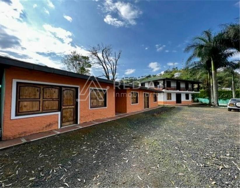 Casa en arriendo Risaralda Pereira Pereira 500 m2 Habitaciones 8 Baños 8 Garajes 1 Precio $7000000