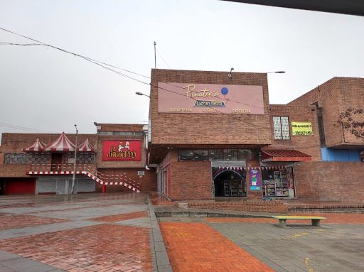 Local en arriendo Cundinamarca Bogotá Super Manzana 8 400 m2 Habitaciones 0 Baños 3 Garajes 0 Precio $15000000