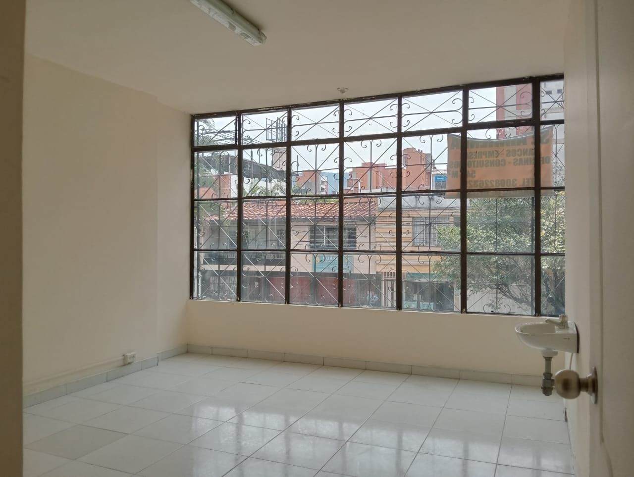 Oficina en arriendo Antioquia Medellín Calasanz 400 m2 Habitaciones 0 Baños 13 Garajes 1 Precio $25300000