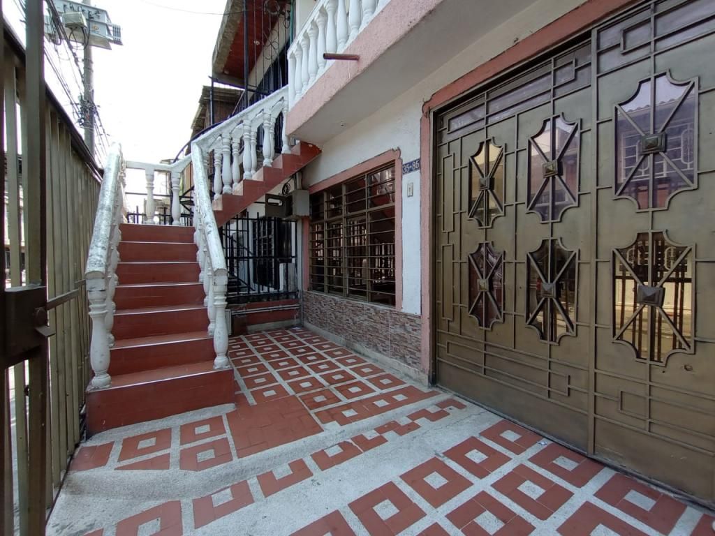 Casa en venta Valle Del Cauca Cali Primavera 331 m2 Habitaciones 7 Baños 4 Garajes 1 Precio $370000000