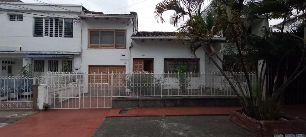 Casa en venta Valle Del Cauca Cali El Cedro 208 m2 Habitaciones 4 Baños 2 Garajes 1 Precio $530000000