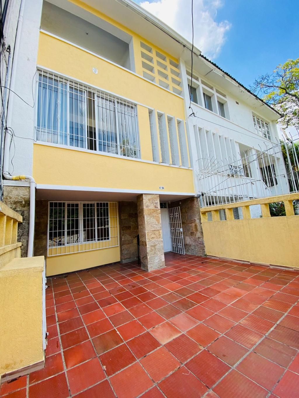Edificio en venta Valle Del Cauca Cali Santa Isabel 322 m2 Habitaciones 4 Baños 4 Garajes 0 Precio $595000000