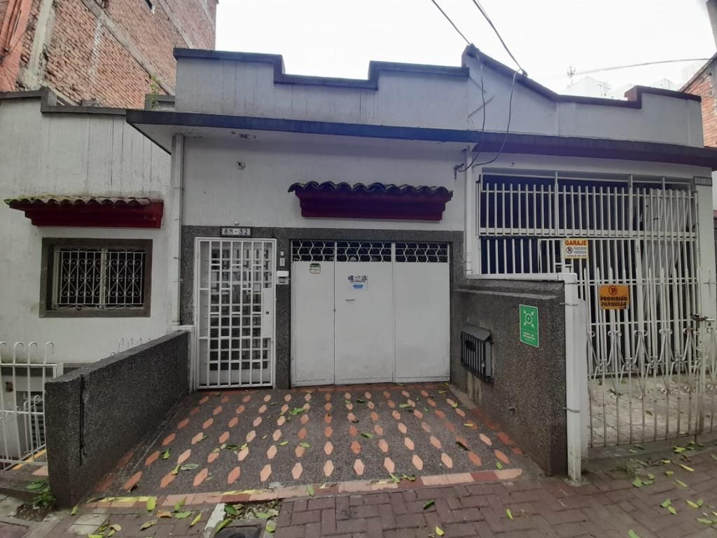 Casa en venta Valle Del Cauca Cali Juanambú 416 m2 Habitaciones 13 Baños 5 Garajes 0 Precio $1500000000