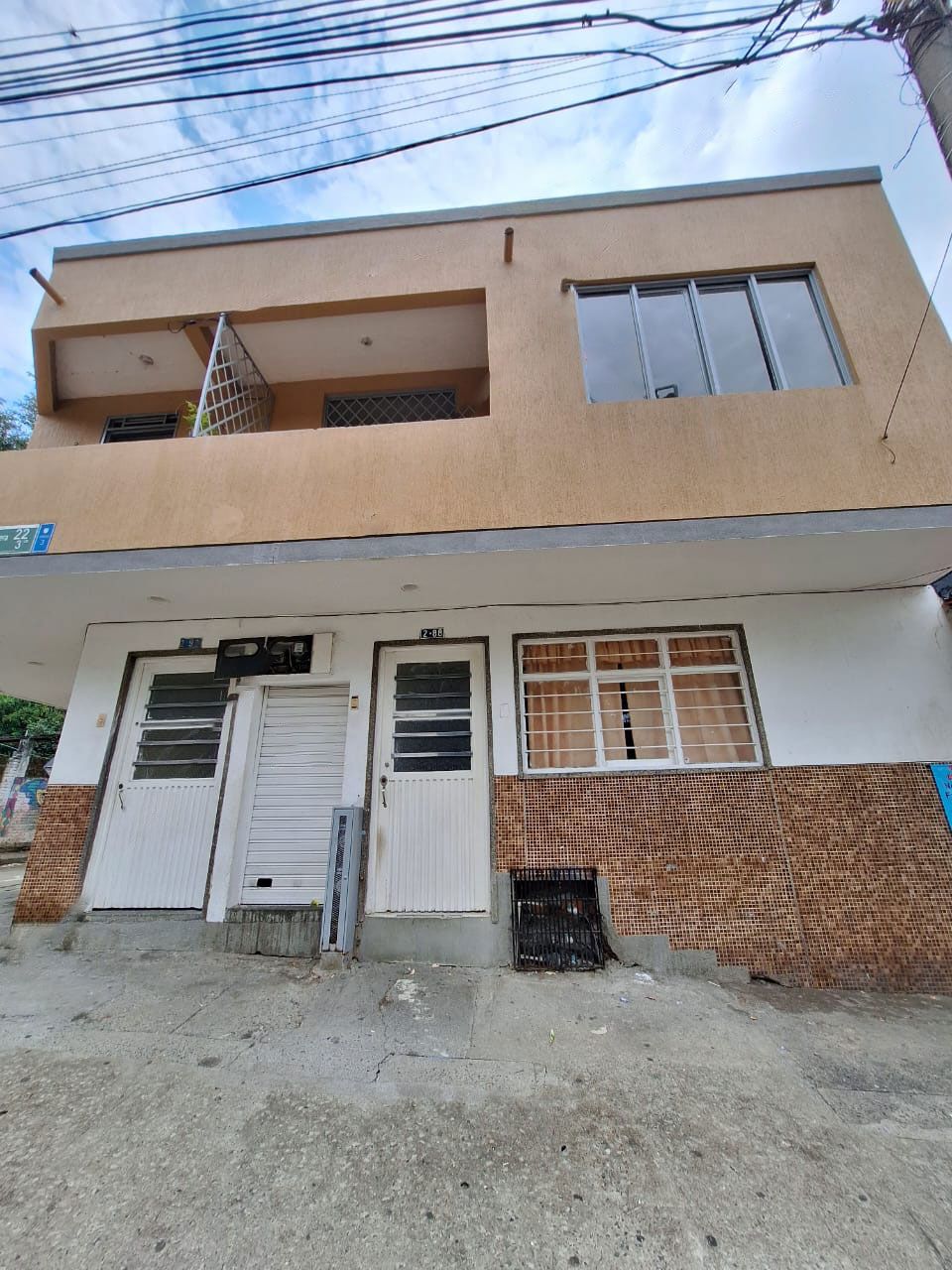 Local en arriendo Valle Del Cauca Cali Los Libertadores 12 m2 Habitaciones 0 Baños 1 Garajes 0 Precio $350000