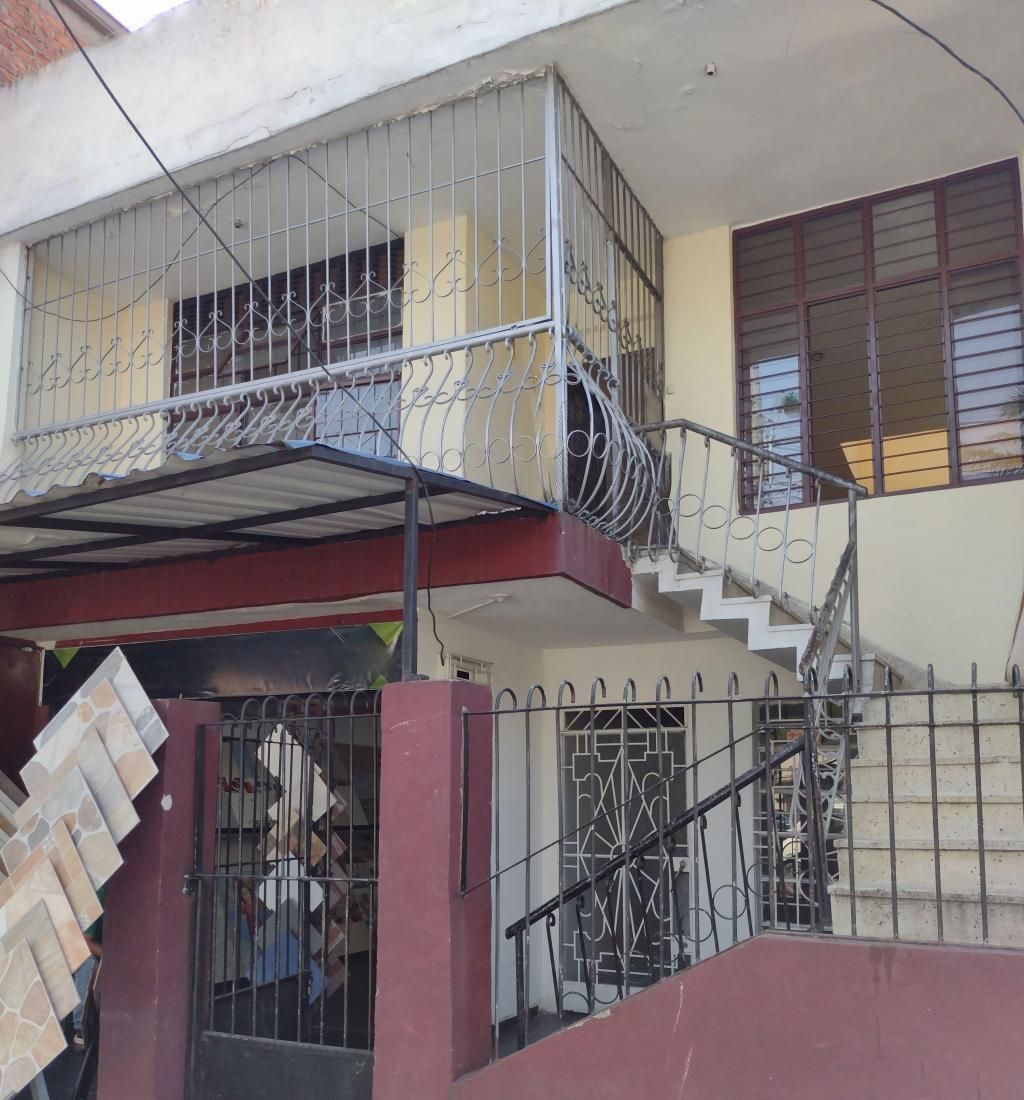 Casa en arriendo Valle Del Cauca Cali Junín 77 m2 Habitaciones 5 Baños 2 Garajes 1 Precio $1500000