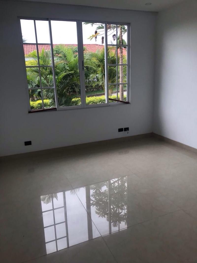 Casa en venta Valle Del Cauca Cali Urbanización Ciudad Jardín 450 m2 Habitaciones 3 Baños 4 Garajes 4 Precio $1700000000