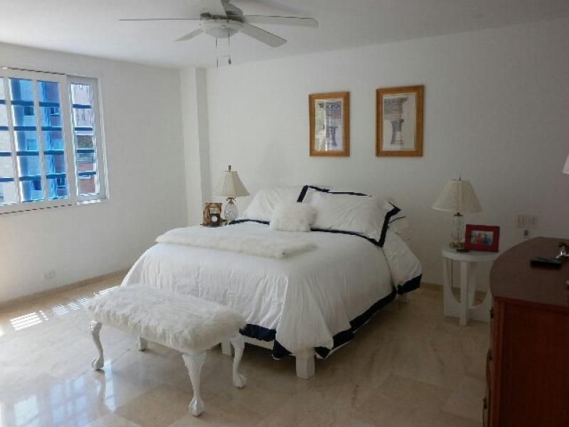 Casa en venta Valle Del Cauca Cali Chipichape 300 m2 Habitaciones 3 Baños 2 Garajes 2 Precio $895000000