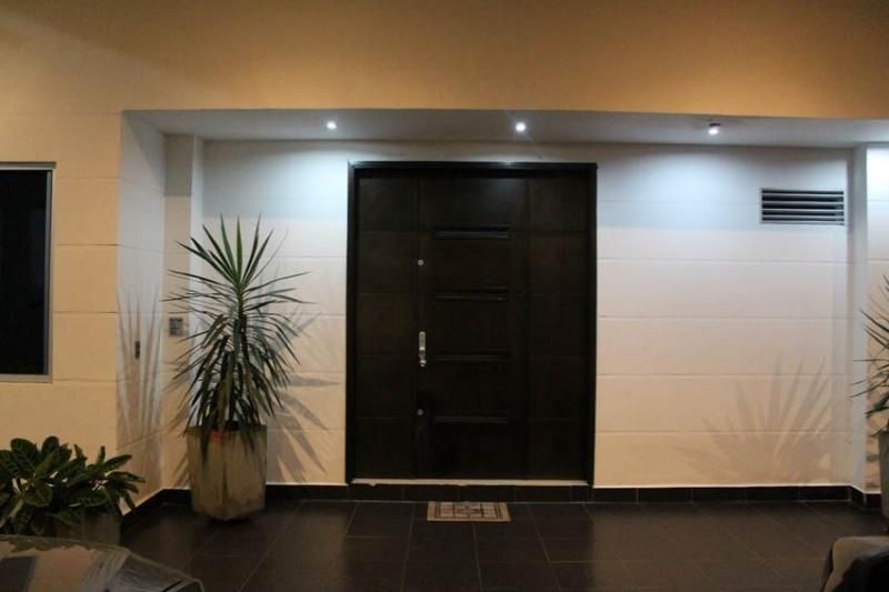 Casa en venta Valle Del Cauca Cali La Cascada 1000 m2 Habitaciones 4 Baños 6 Garajes 8 Precio $3500000000