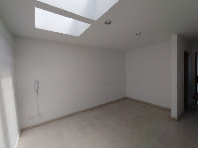 Oficina en arriendo Cundinamarca Bogotá Centro Fontibon 25 m2 Habitaciones 0 Baños 1 Garajes 0 Precio $1100000