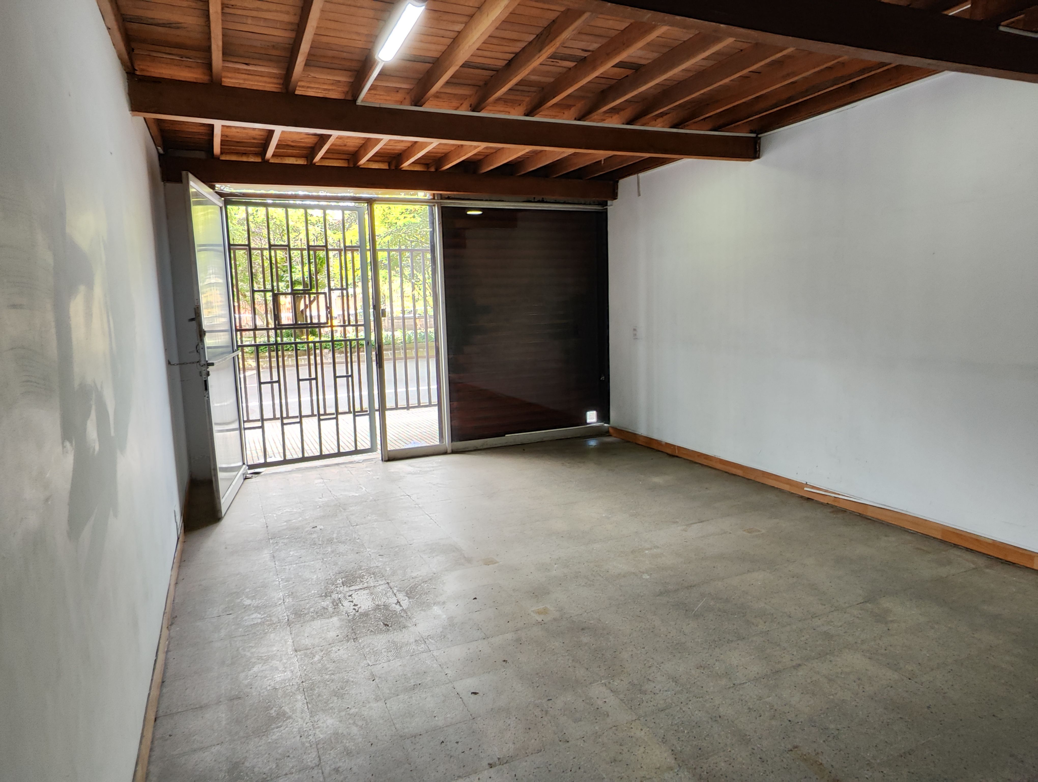 Local en arriendo Antioquia Medellín Estadio 80 m2 Habitaciones 0 Baños 1 Garajes 0 Precio $2950000