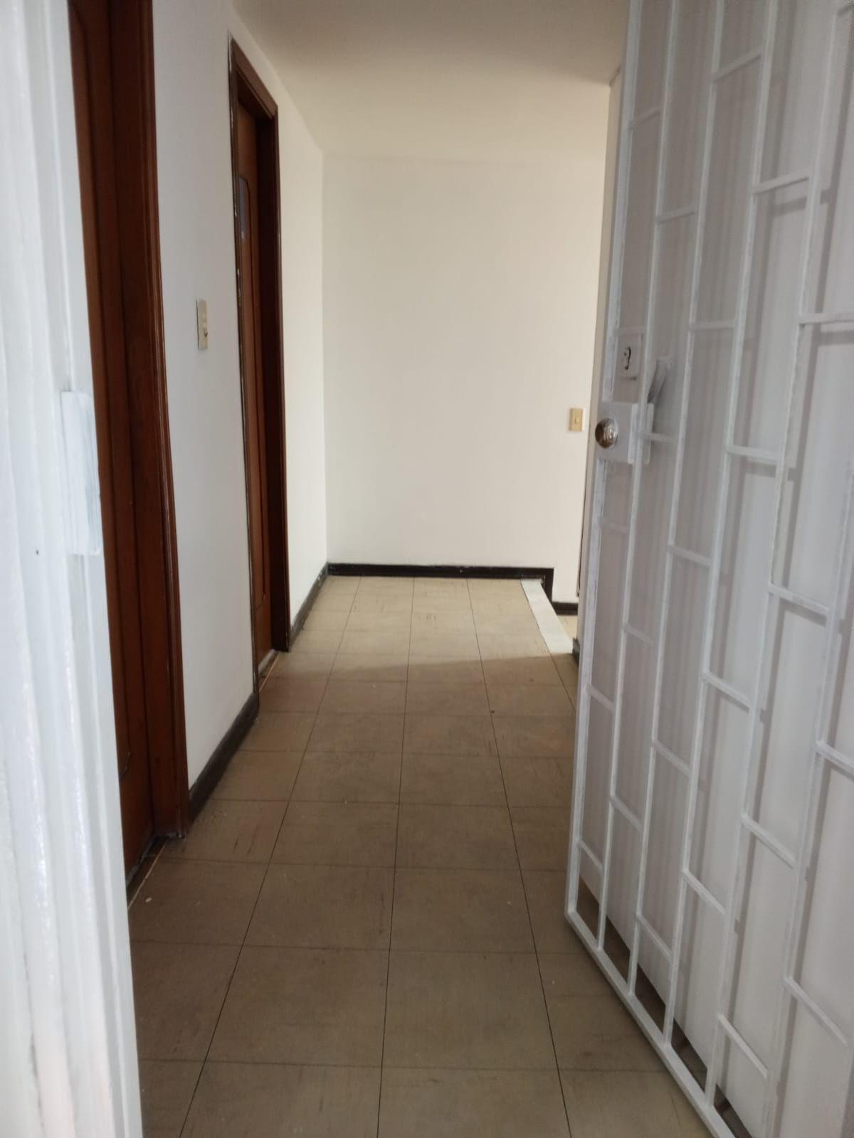 Oficina en arriendo Cundinamarca Bogotá Santa Barbara Occidental 20 m2 Habitaciones 0 Baños 4 Garajes 1 Precio $850000