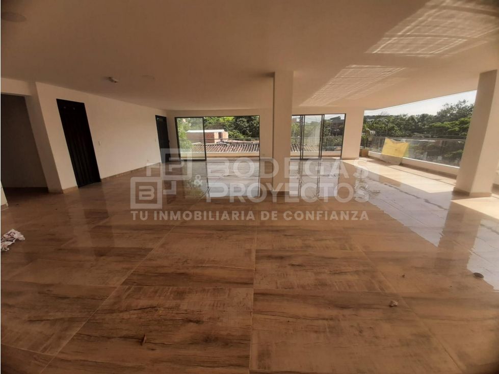 Local en arriendo Antioquia Medellín Belen 200 m2 Habitaciones 0 Baños 2 Garajes 1 Precio $8500000
