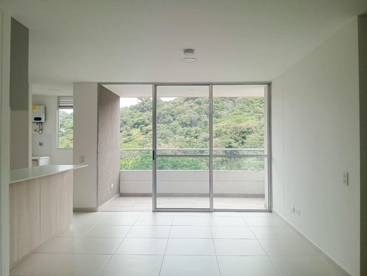 Apartamento en arriendo Antioquia Medellín Los Colores 78 m2 Habitaciones 3 Baños 2 Garajes 2 Precio $3600000