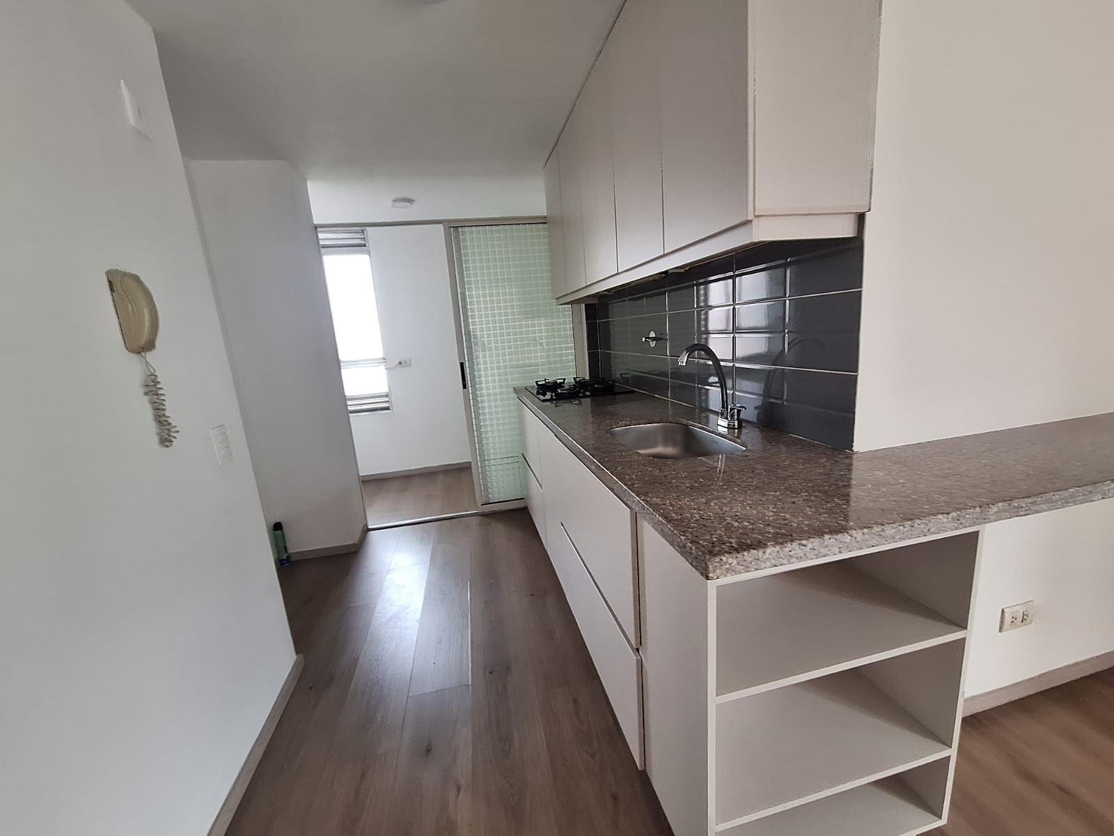 Apartamento en arriendo Antioquia Medellín La Inmaculada 78 m2 Habitaciones 2 Baños 2 Garajes 2 Precio $3400000