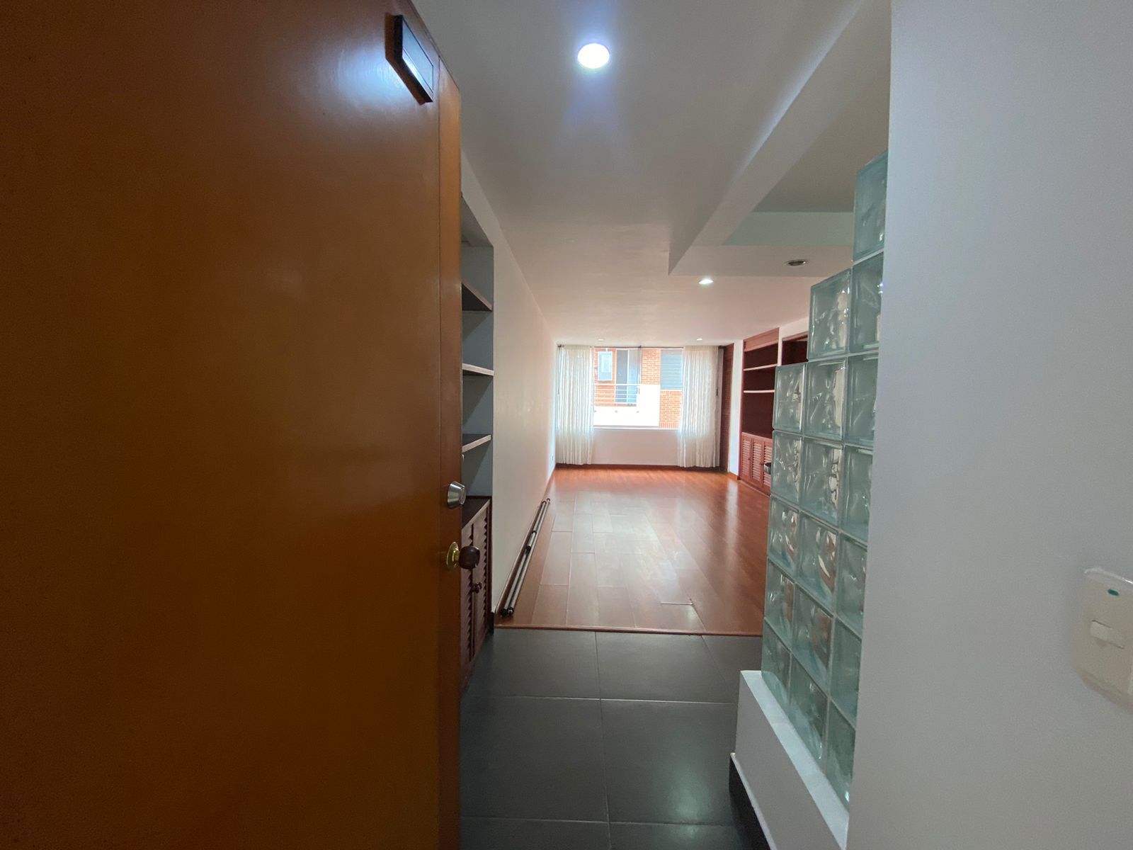 Apartaestudio en arriendo Cundinamarca Bogotá Chico 45 m2 Habitaciones 1 Baños 1 Garajes 2 Precio $1900000