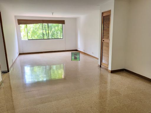 Apartamento en arriendo Antioquia Medellín Alejandria 150 m2 Habitaciones 3 Baños 2 Garajes 2 Precio $5200000