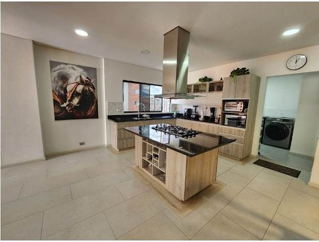 Apartamento en venta Antioquia Medellín El Poblado 207 m2 Habitaciones 3 Baños 4 Garajes 4 Precio $1250000000
