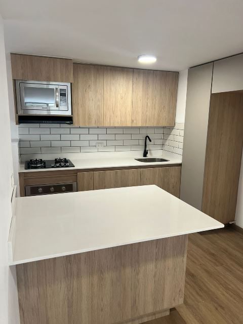 Apartamento en arriendo o venta Antioquia Medellín Altos Del Poblado 74 m2 Habitaciones 2 Baños 2 Garajes 2 Precio venta $650000000 Precio arriendo $4000000