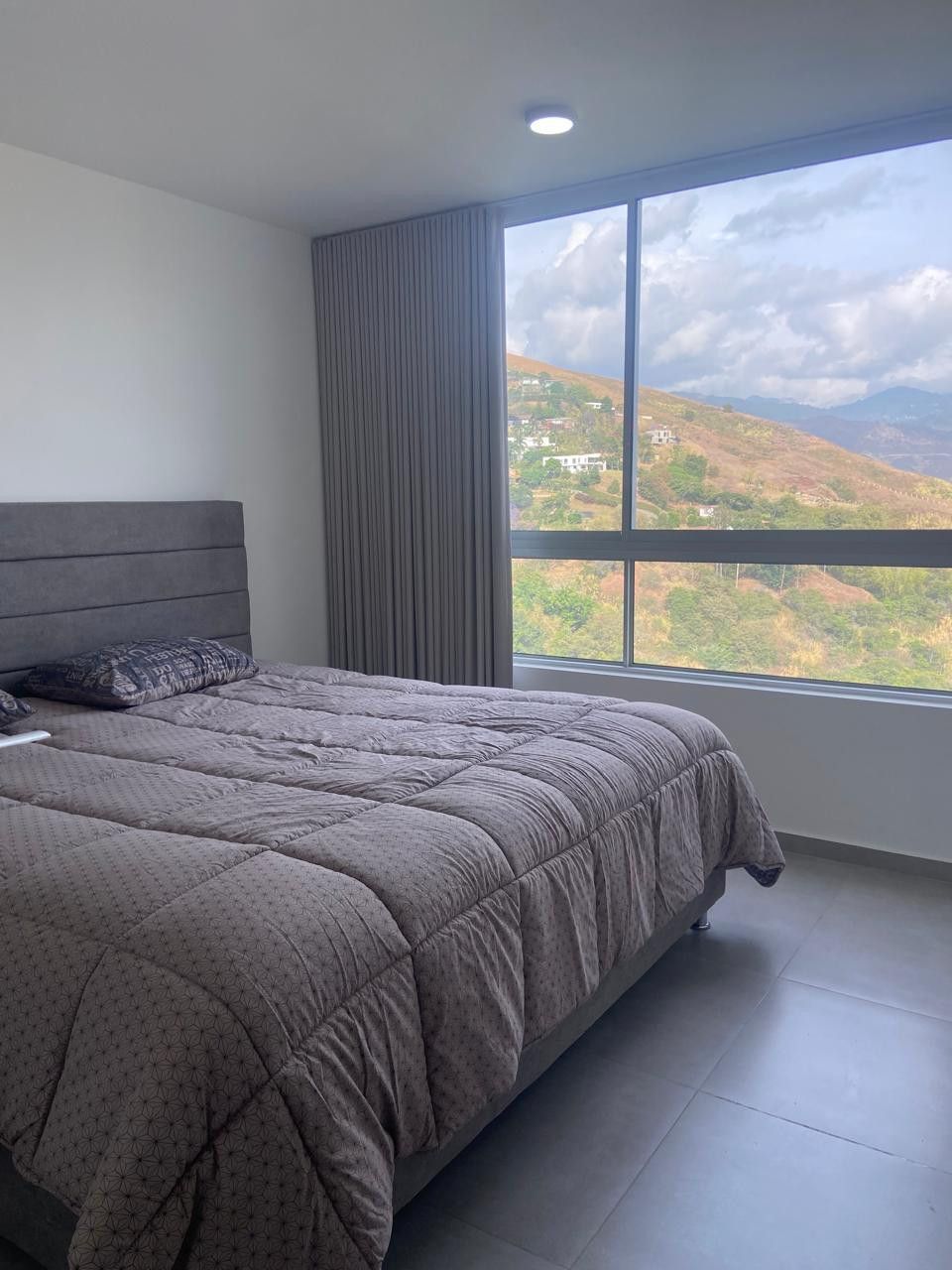 Apartamento en arriendo Valle Del Cauca Cali Tejares - Cristales 92 m2 Habitaciones 2 Baños 2 Garajes 3 Precio $3900000