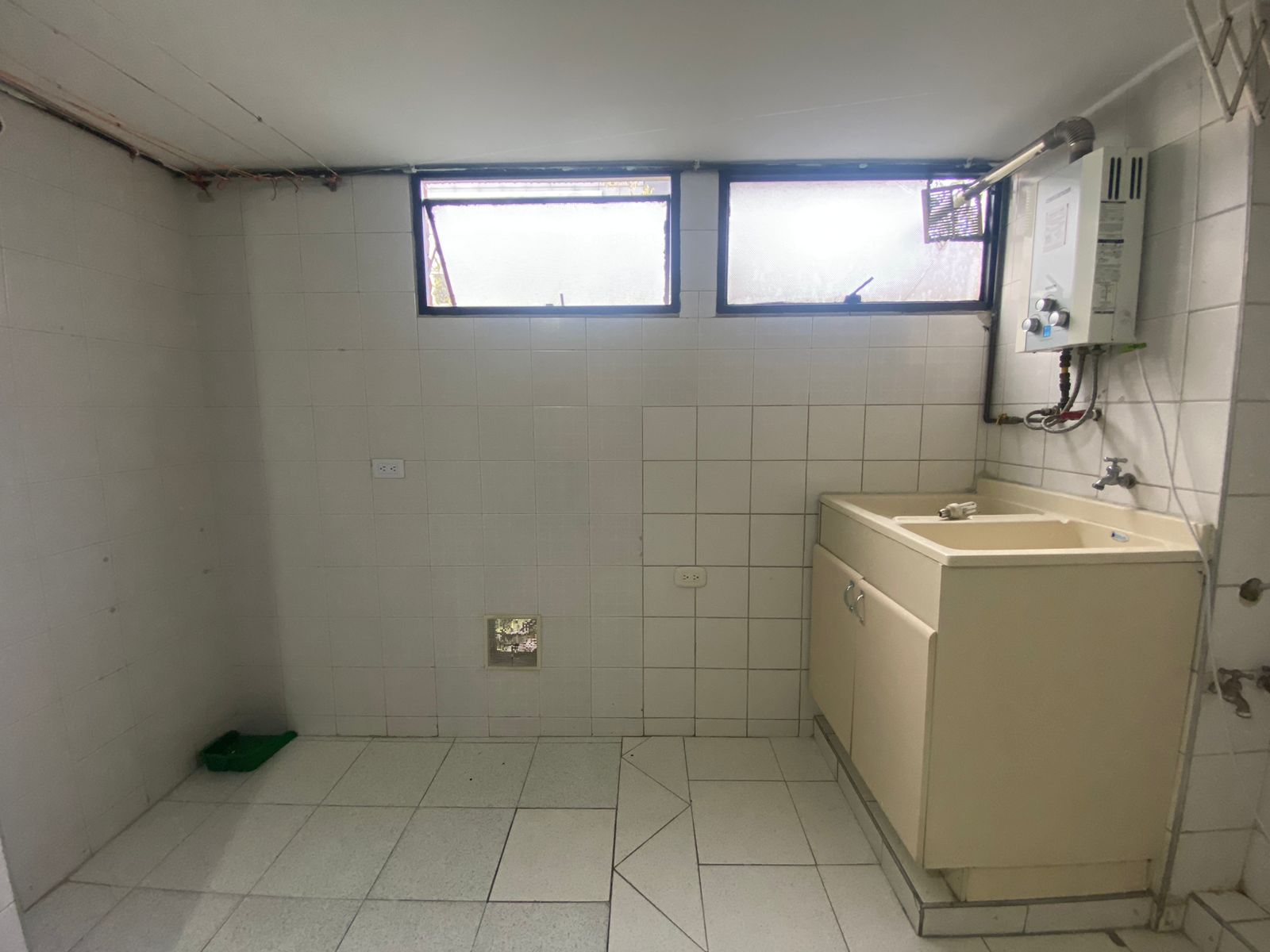 Apartamento en arriendo Cundinamarca Bogotá La Castellana 90 m2 Habitaciones 3 Baños 2 Garajes 2 Precio $2100000