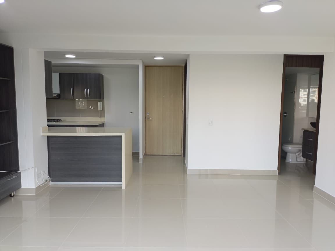 Apartamento en arriendo Antioquia Medellín Altavista 80 m2 Habitaciones 3 Baños 2 Garajes 2 Precio $3800000