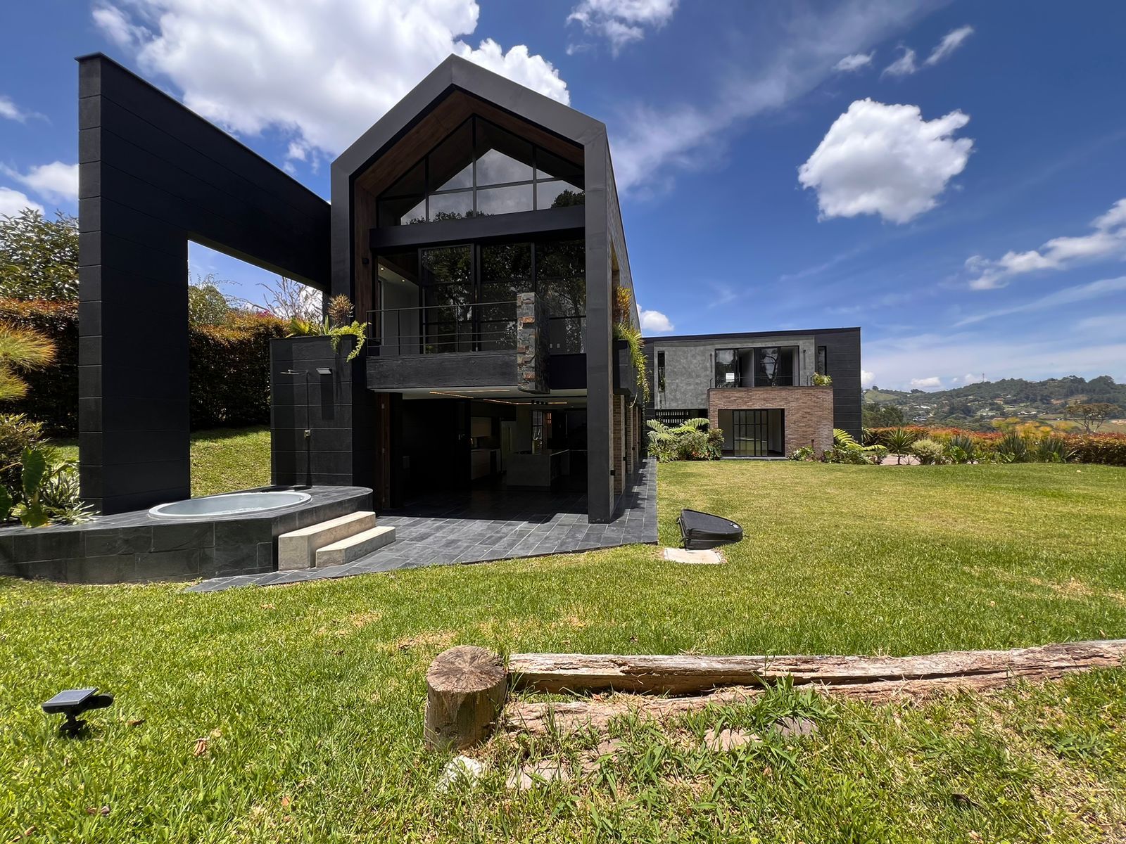 Casa en venta Antioquia Envigado Zúñiga 430 m2 Habitaciones 4 Baños 8 Garajes 7 Precio $4750000000